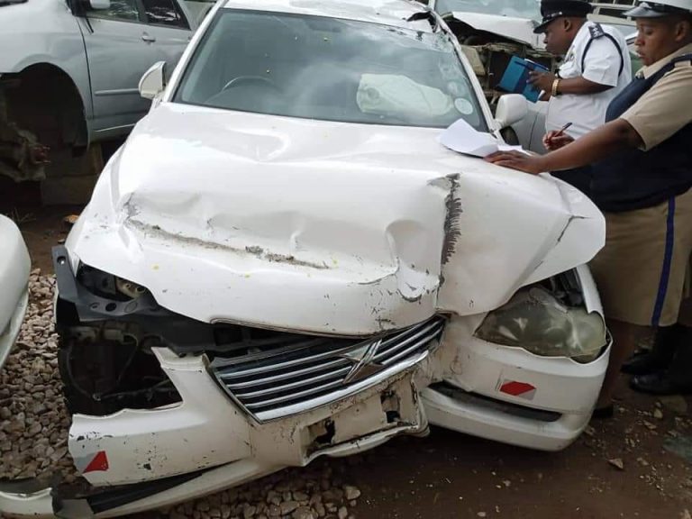 TOYOTA MARK X HITS SIX PEOPLE