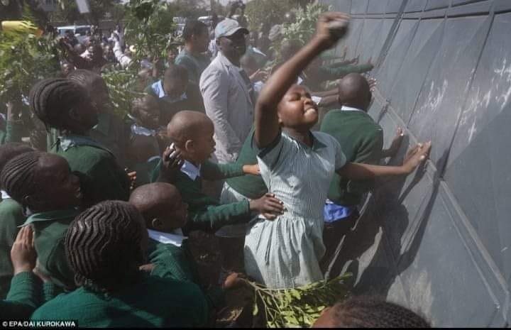 KITWE HEAD TEACHER INSULTS THE ENTIRE SCHOOL AND NEIGHBORHOOD