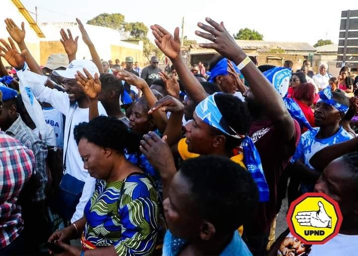 over 800 Opposition members ditch their party to join the UPND