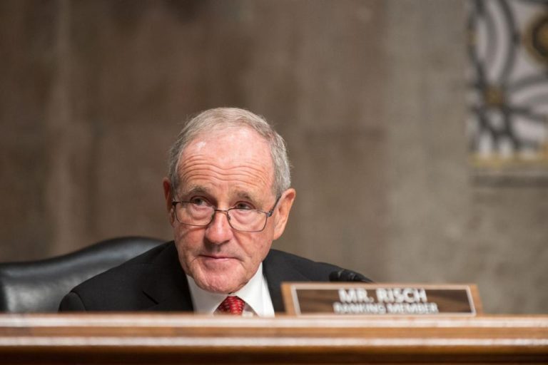 Top US senator calls for a review of relations with Zimbabwe govt