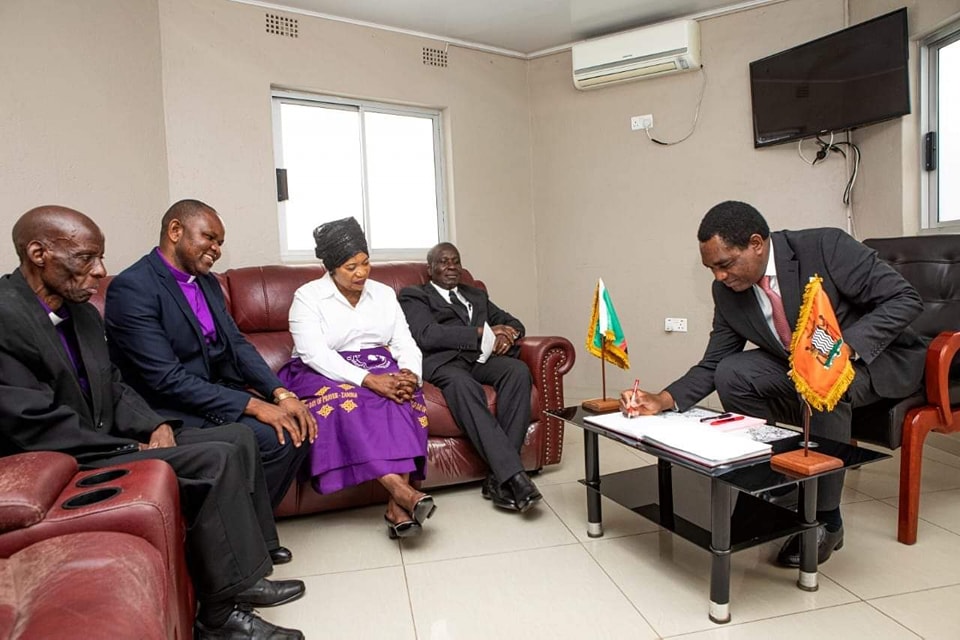 President Hichilema Pays Tribute to Archbishop Peter Ndhlovu | The ...