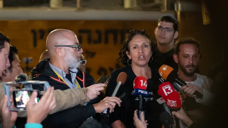 Israeli hostage families becoming increasingly irate as they seek answers from Netanyahu