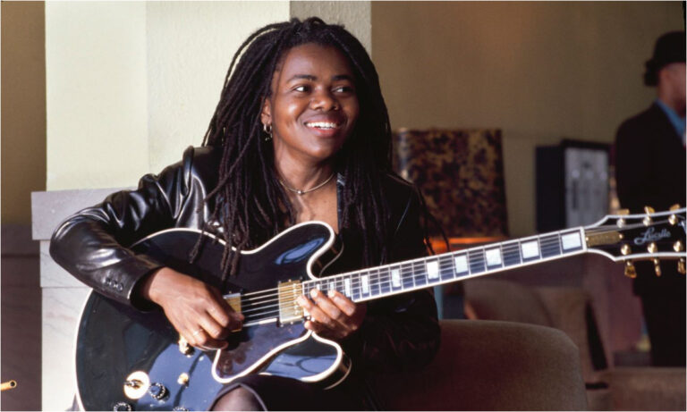 Tracy Chapman says she does not stream music online because she believes buying hard copies