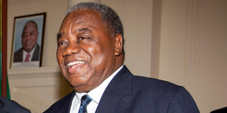 PRESIDENT RUPIAH BANDA APOLOGISES TO MR.&nbsp; HICHILEMA