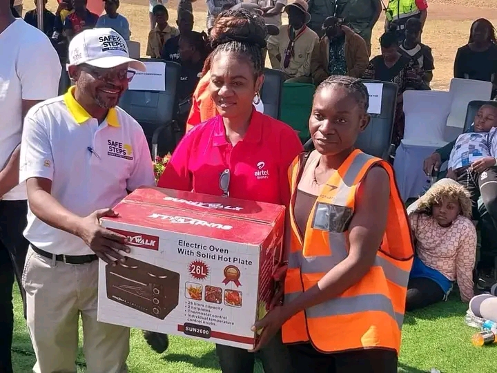 CYCLIST REJECTS 2-PLATE COOKER PRIZE IN CHIPATA RACE: “I LIVE IN NYIMBA, NOT PARIS!”