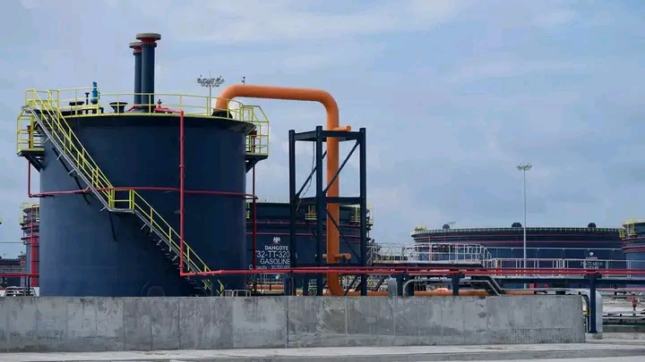 Dangote refinery strike cuts Nigeria oil output by 600,000 barrels
