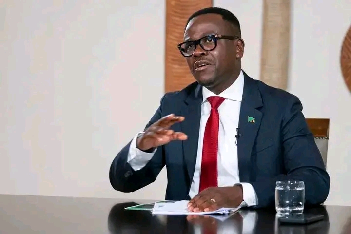 Willah Mudolo: The Distant Self-styled Political Saviour