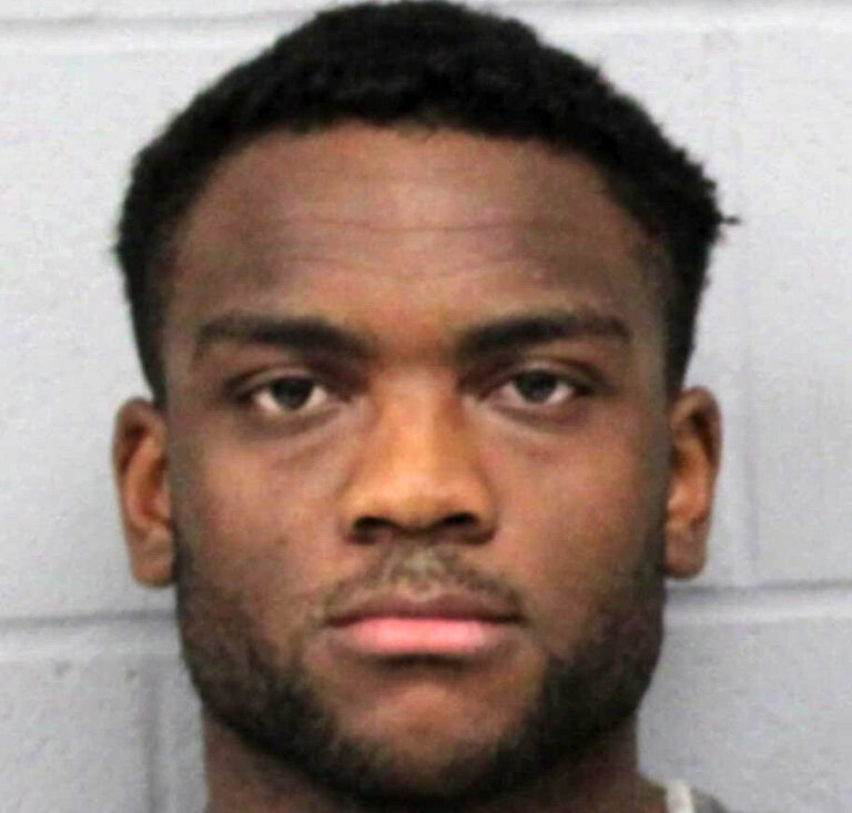 Texas Corrections Officer Arrested for Selling Fried Chicken Wings to Inmates