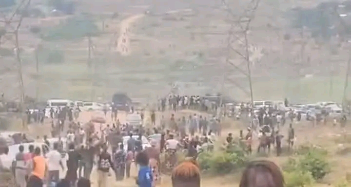 GOLD RUSH MADNESS HITS NDOLA: CEMETERY TURNS INTO CHAOS AS LOCALS DIG FOR “BURIED TREASURE”