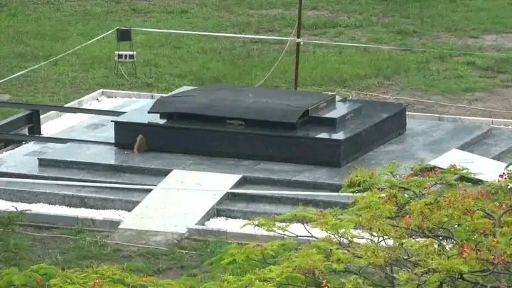 Orphaned Presidential Grave: The lonely grave of the 6th republican President, Edgar Chagwa Lungu