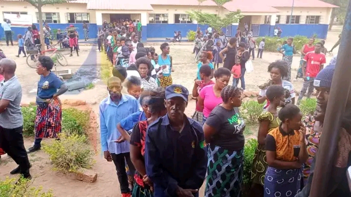 LONG QUEUES CHARACTERIZE VOTER REGISTRATION IN KATUBA AS DEADLINE LOOMS