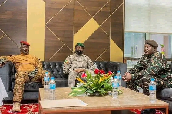 “ANY AIRCRAFT THAT FLIES INTO THE AES TERRITORIES WITHOUT PERMISSION WOULD BE LEVELED DOWN!!”- Mali President  Assimi Goita