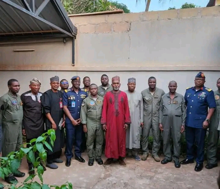 Photos: Burkina Faso releases Nigerian aircraft, military personnel after Minister of Foreign Affairs&nbsp; meeting