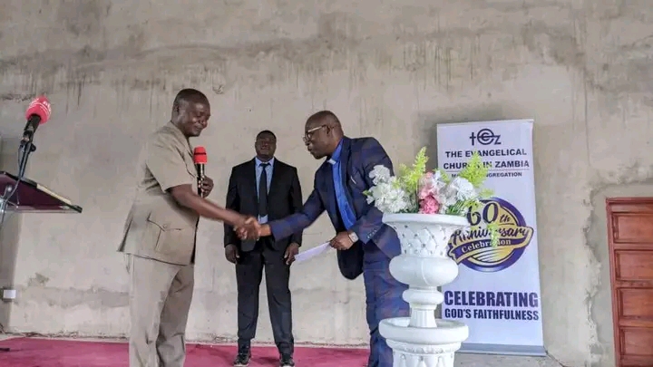 President Hichilema donates K800,000 to Matero Evangelical Church!