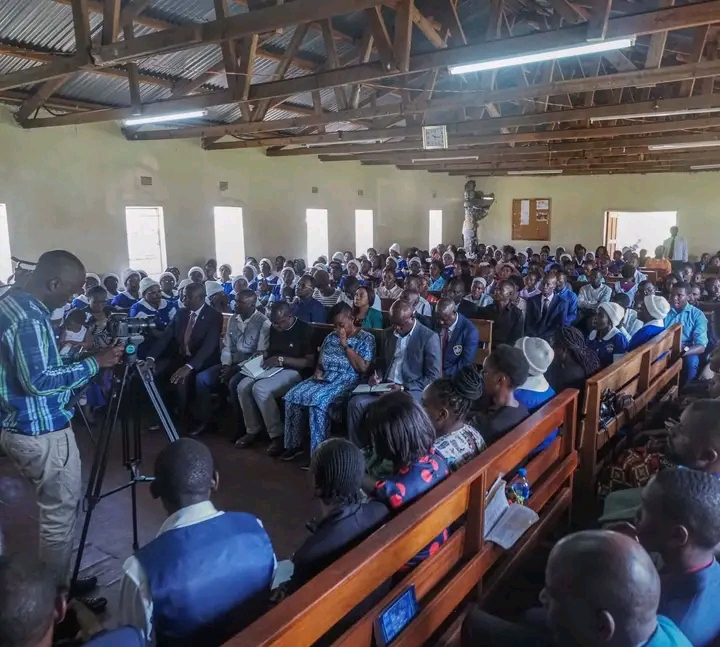 PRESIDENT HICHILEMA DONATES K276,000 TO MULENGA HILL SDA CHURCH, FOR COMPLETION OF CHURCH&nbsp;