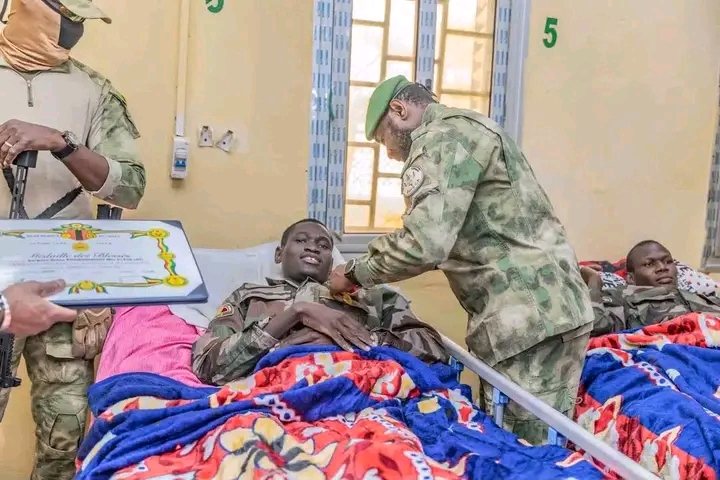 GENERAL ASSIMI GOÏTA HONORS MALI’S WAR HEROES – TRUE LEADERSHIP IN ACTION!