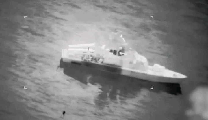 US Navy Rejects Escort Requests for Ships in Strait of Hormuz Amid Iran War