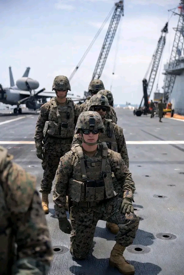 Pentagon Deploys 5,000 Marines on USS Tripoli to Crush Iran’s Strait of Hormuz Threats
