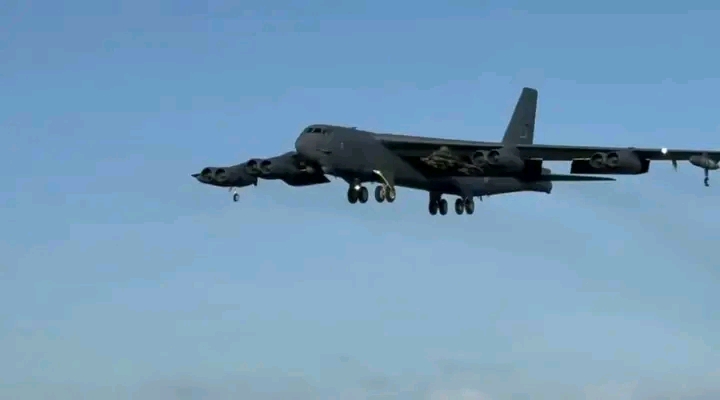 Over 70 Percent Of Combat-Ready B-1 Bombers Now Deployed To UK In Unprecedented Surge