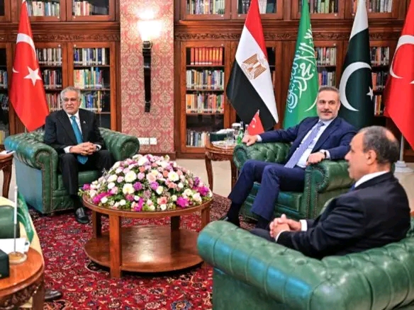 Islamic Foreign Ministers Meet in Pakistan to Reopen Hormuz Strait