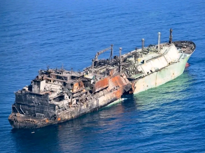 Egyptian Rescue Tugs Race to Tow Stricken Russian LNG Carrier “Arctic Metagas” After Drone Strike in Mediterranean