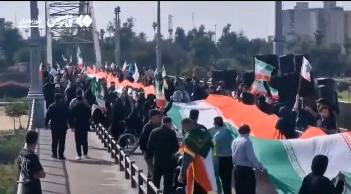 Iranian Regime Uses Civilians as Human Shields on Bridges to Defy Trump and Israel