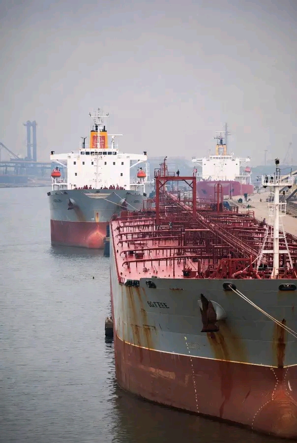 121 Empty Oil Tankers Race to America as Trump Turns Iran’s Mess into U.S. Energy Dominance