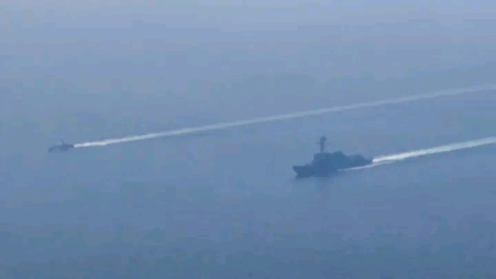 Satellite Imagery Reveals Multiple U.S. Warships Positioned 200 km from Iran