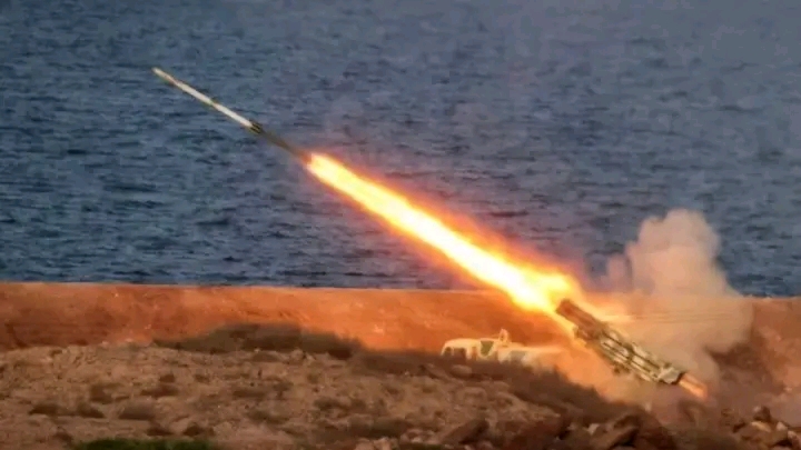 Iran warns U.S. carriers in missile range : vows to keep Hormuz closed