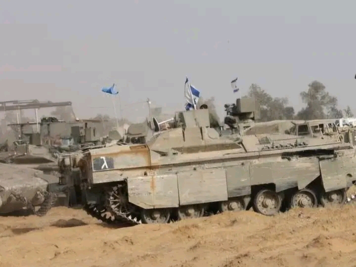 Israel warns civilians to evacuate : Hezbollah tensions set to escalate