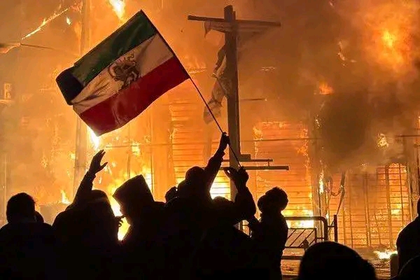 Iran Warns of Nationwide Protests as Trump’s Blockade Pushes Regime to the Brink
