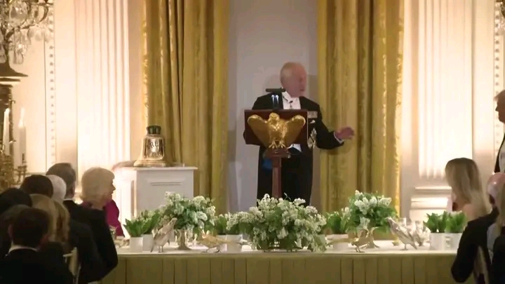 KING CHARLES GIFTS PRESIDENT TRUMP THE BELL FROM WWII SUBMARINE HMS TRUMP — DELIVERS PERFECT “GIVE US A RING” PUN