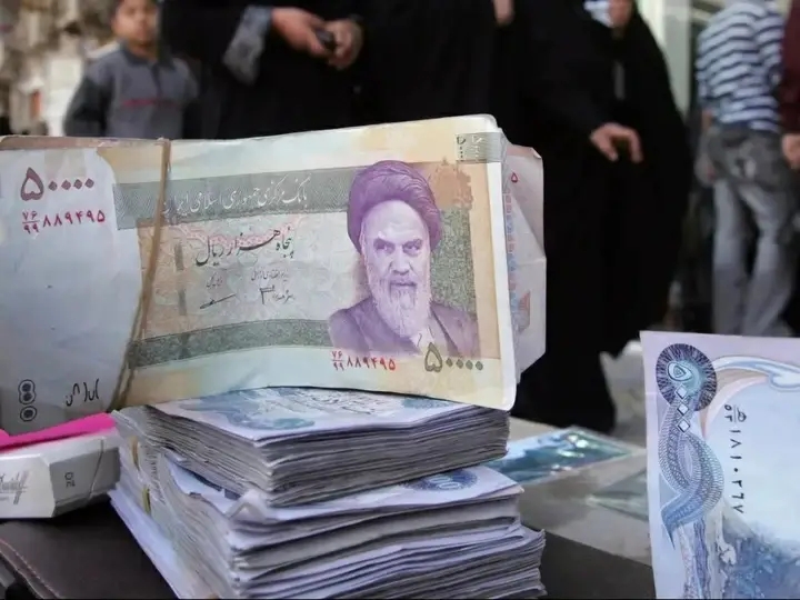 Iran rial crashes to record low, economic pressure from conflict intensifies