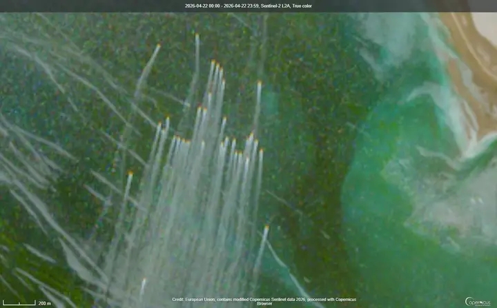 Satellite Images Reveal Large Formation of I₹GC Speedboats Near Qeshm Island in Strait of Hormuz