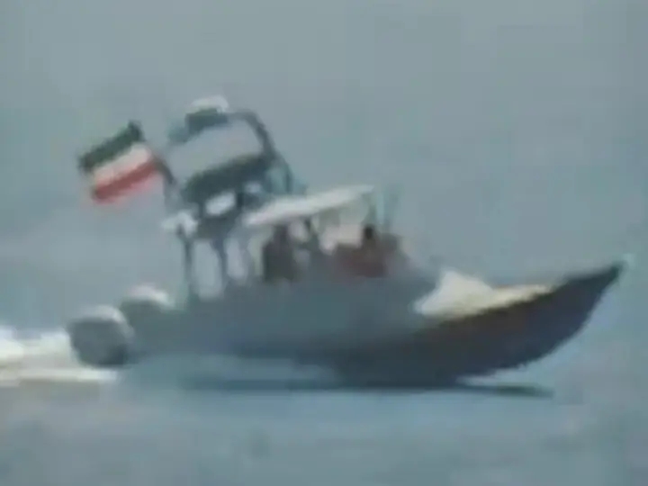 Report claims missiles fired at US warship near Hormuz