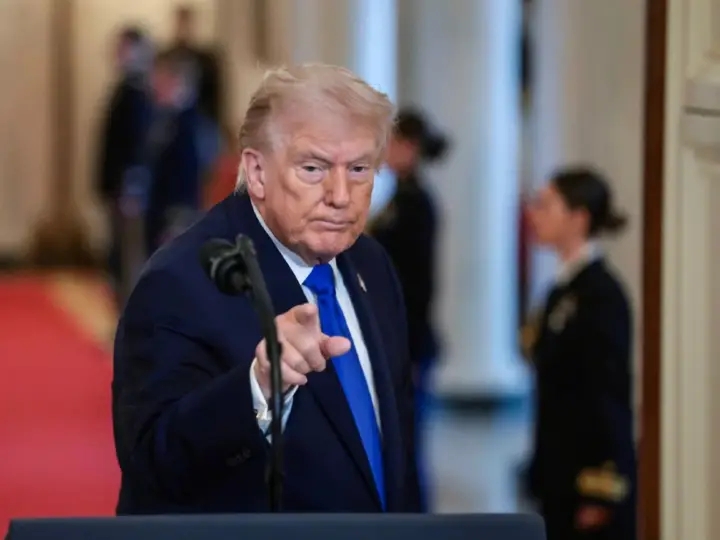 Trump Issues Stark Ultimatum — Warns of “Heavier Bombing” if Iran Rejects Deal
