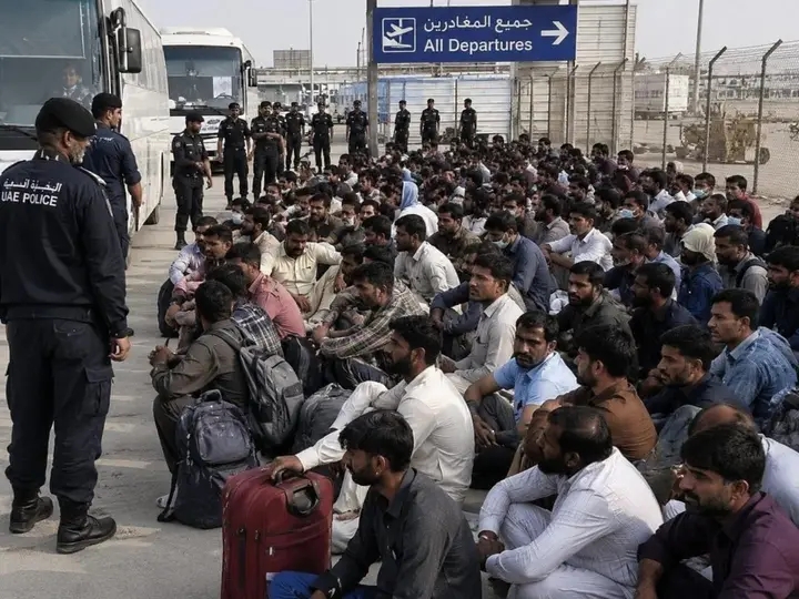 UAE Boots Thousands of Pakistani Workers in Major Crackdown