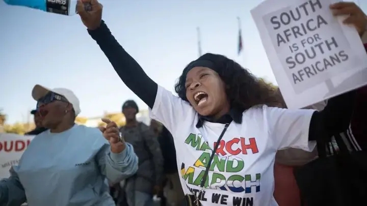 GHANA TO EVACUATE 300 FROM SOUTH AFRICA OVER ANTI-IMMIGRANT PROTESTS