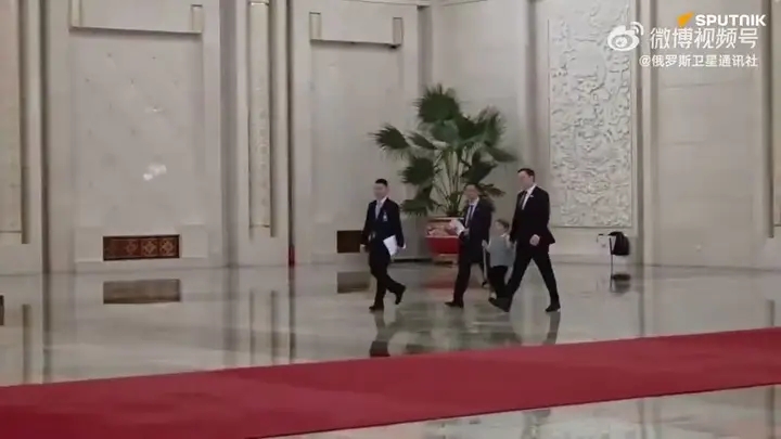ELON MUSK BRINGS SON X TO HIGH-LEVEL US-CHINA BUSINESS SUMMIT ALONGSIDE TESLA CHINA CHIEF ZHU XIAOTONG