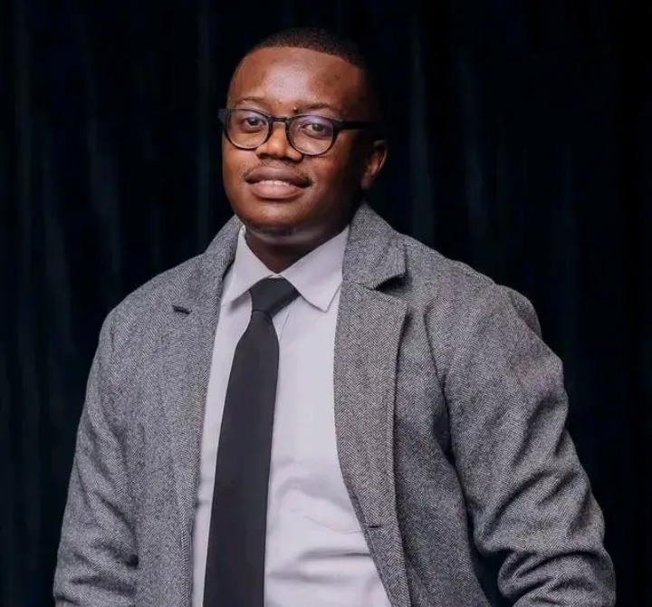 IAM NO LONGER A PF PHOTOGRAPHER- Andy Luki