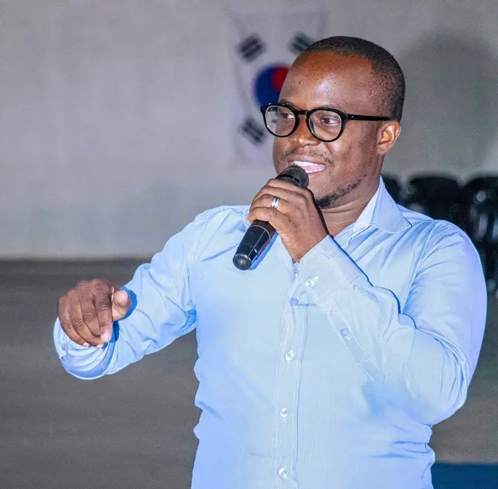 PEACE SCIENTIST NOTES SILENCE AHEAD OF ELECTIONS