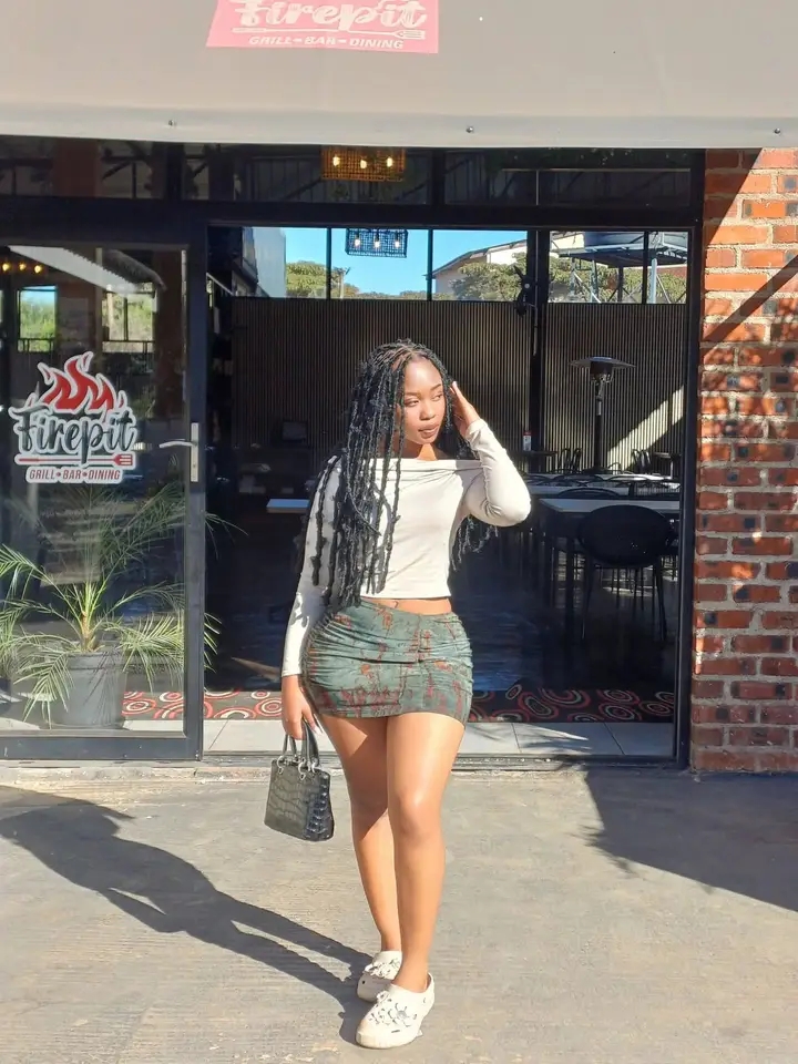 “Zimbabwean Woman Claims South African Men Are Flooding Her Inbox With Marriage Proposals After Her Return Home, Sparking Debate on Love, Citizenship and Cross-Border Relationships”
