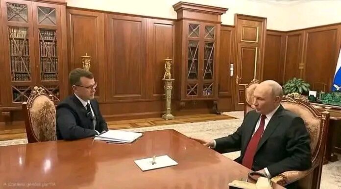 1787464558937