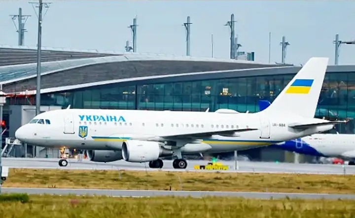 ZELENSKY’S PLANE NEARLY HIT BY DRONE EN ROUTE TO OSLO