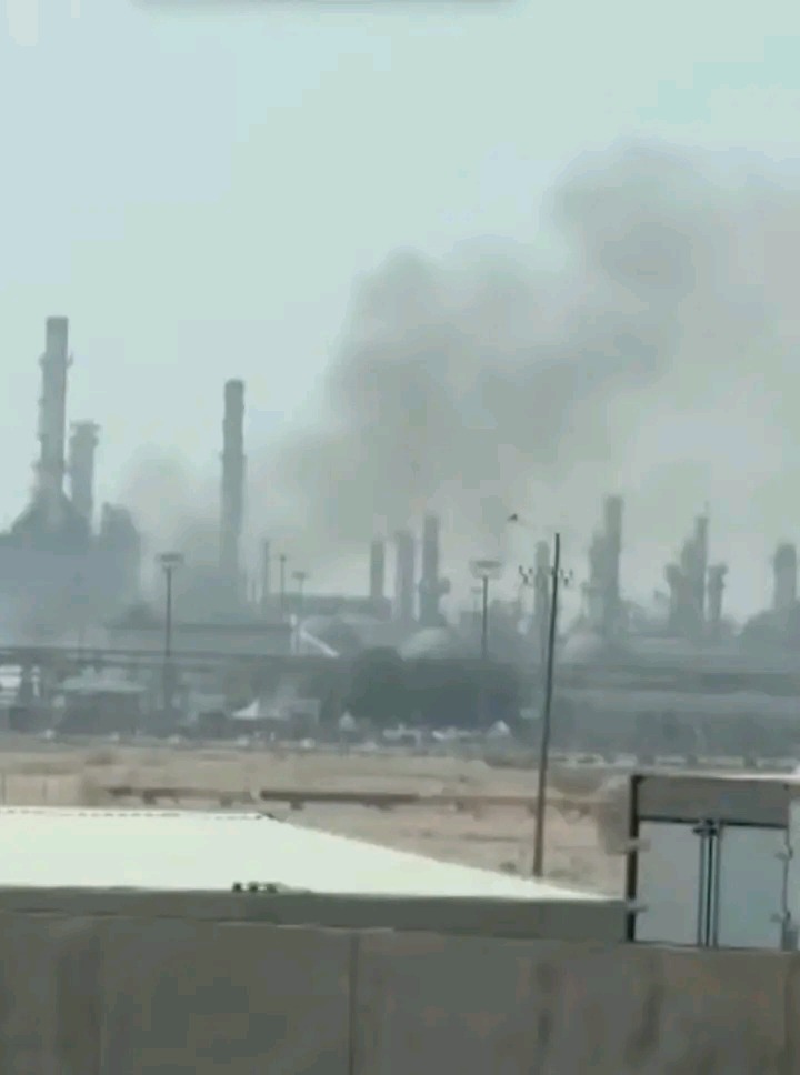 Houthi Claims Attack on Aramco Facility Near Riyadh as Large Fire Erupts