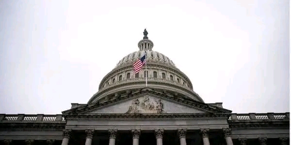 BIPARTISAN SENATORS PRESS TRUMP TO ENFORCE NEW RUSSIA SANCTIONS