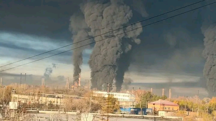 KREMLIN COMPLAINS UKRAINE “DISOBEYED” TRUMP AS REFINERY STRIKES RESUME