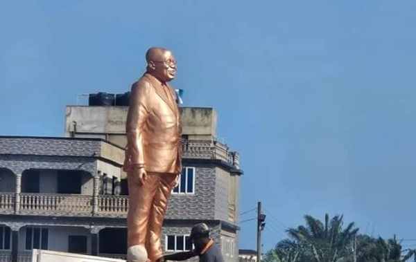 Uproar in Ghana after president unveils his own statue
